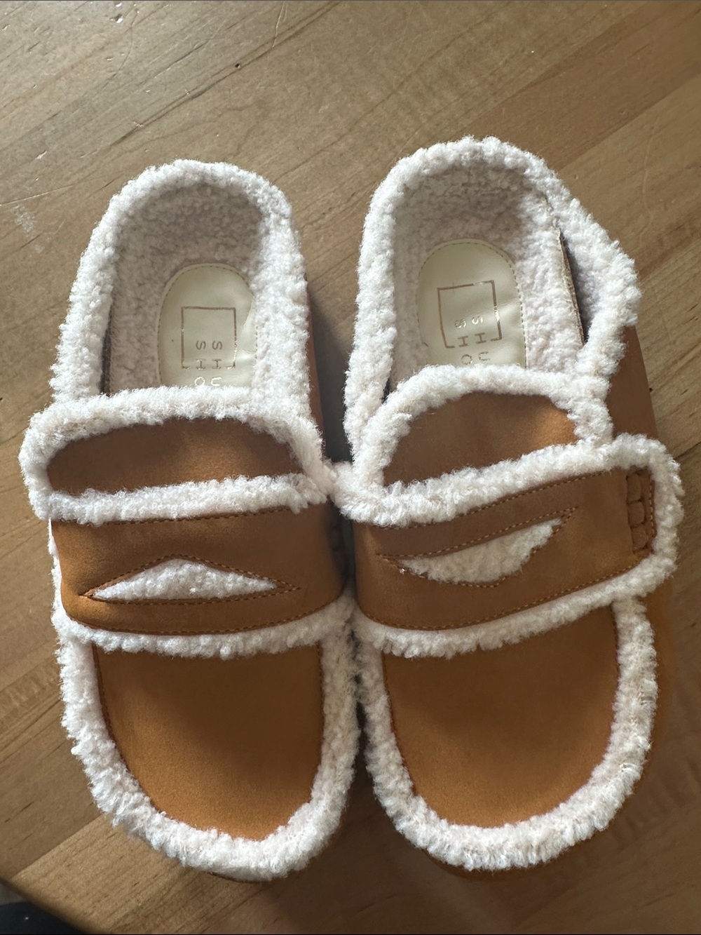 Kids Tan Sherpa-Lined Slide Shoes